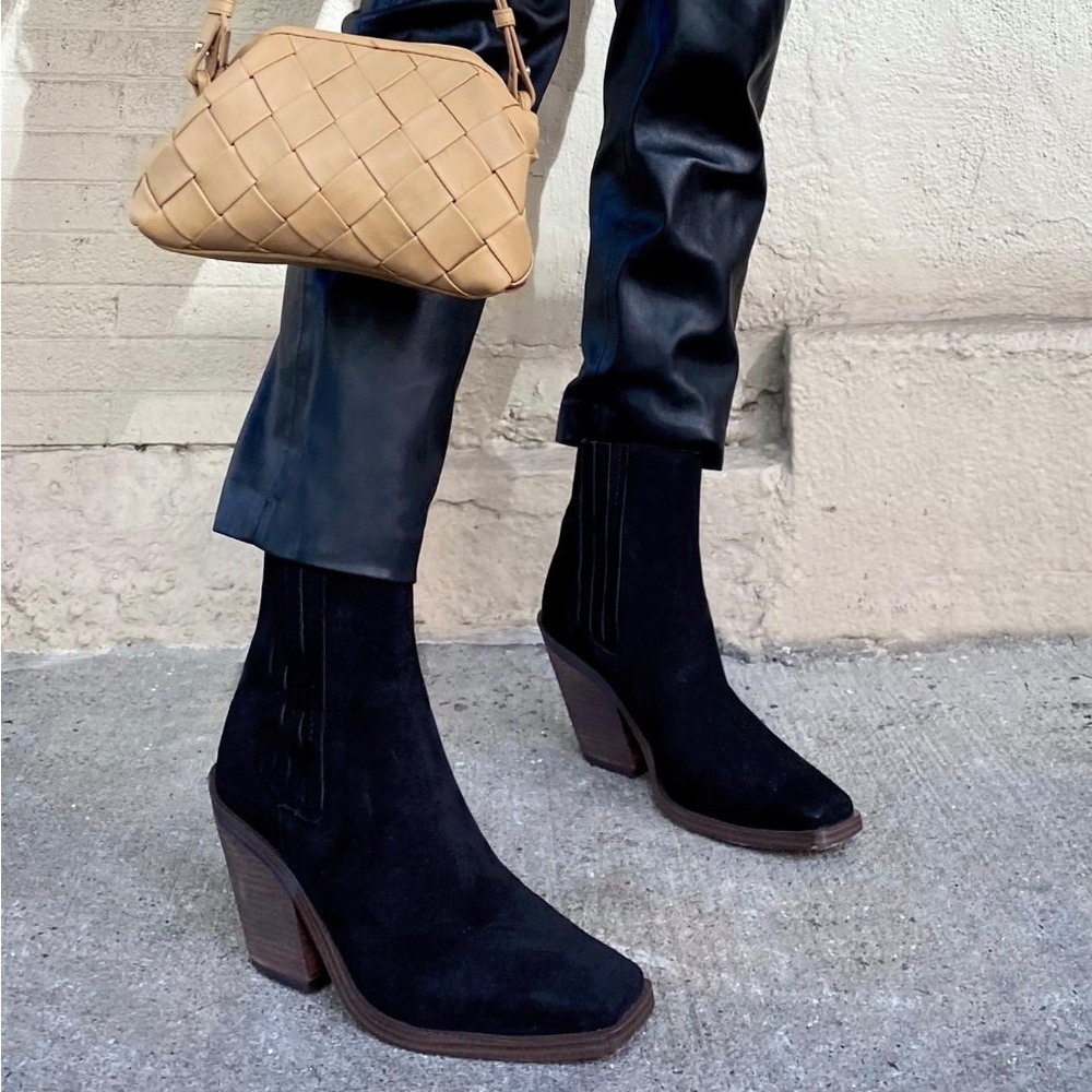 Vince Camuto black pull on bootie size 7